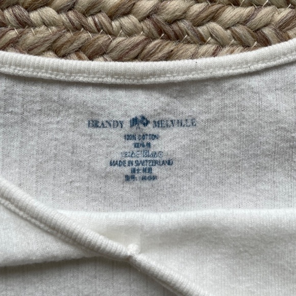 White tank (Brandy Melville) - Picture 4 of 4